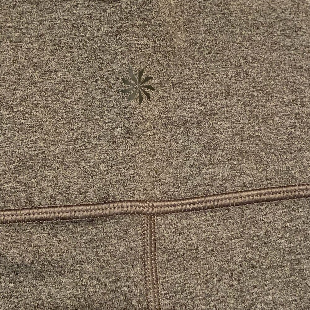 Athleta BARELY WORN Ultimate Stash Pocket Capri Leggings (60% 0ff!!) size Large